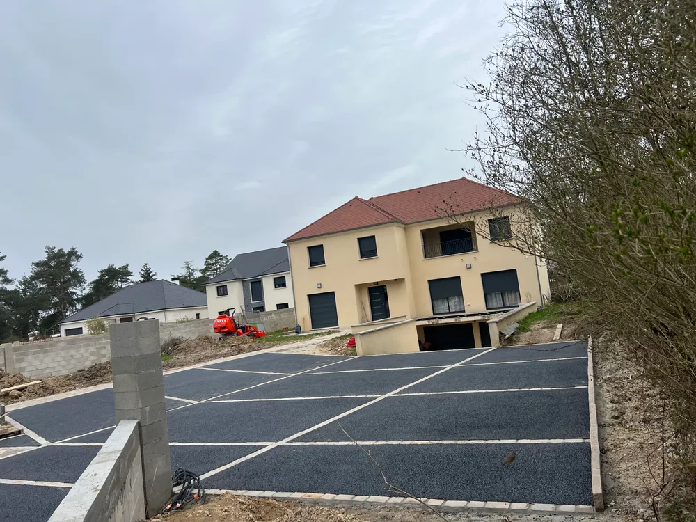 Parking en enrobé neuf