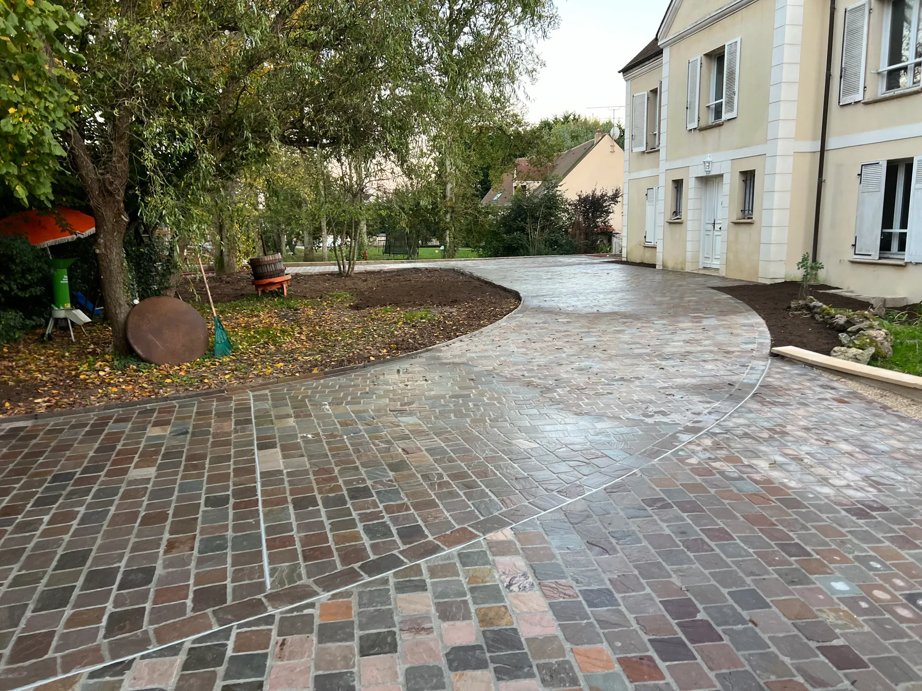 Allée pavée réalisée par TC Maçonnerie